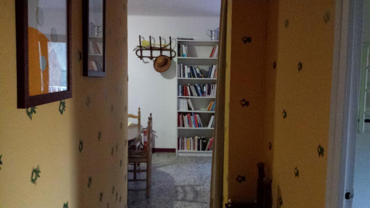 La Casa De Las Burbujas Azules Caspe Kültér fotó