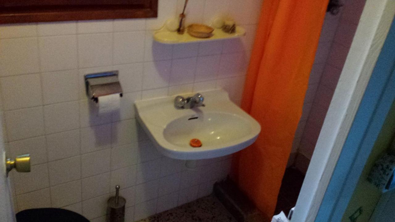 La Casa De Las Burbujas Azules Caspe Kültér fotó
